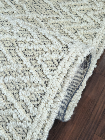 Tufted32 Cream Aztec Patterned Indoor Rug