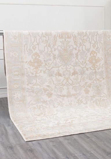 Fluxie Beige & Cream Persian Bedroom Rug