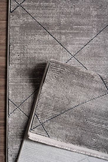 Gravitas Charcoal Geometric Trellis Rug