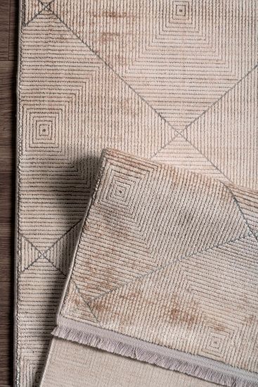 Gravitas Cream Aztec Trellis Living Room Rug