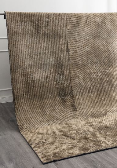 Shinny Brown Geometric Area Rug