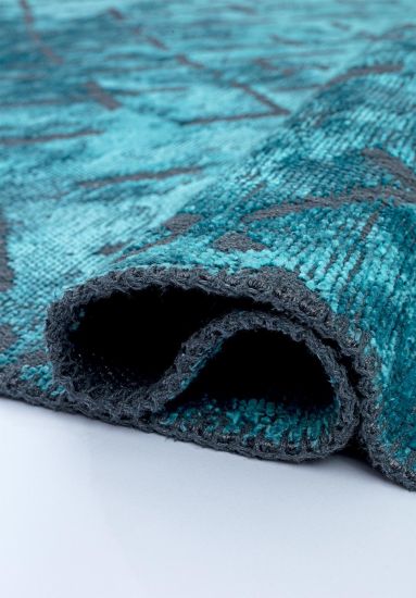 Jubliant Blue Geometric Living Room Rug