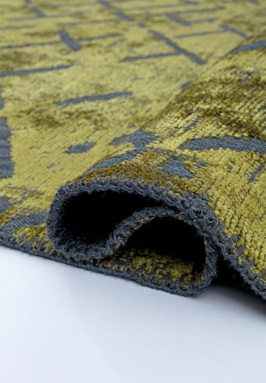 Jubilant Green Geometric Indoor Rug