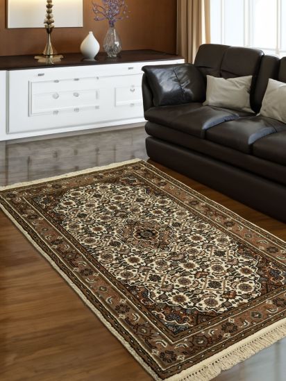 Traditional Beige Authentic Persian & Oriental Hand-Knotted Rug