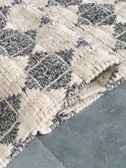 Tufted32 Cream Black Patterned Geometric Indoor Rug