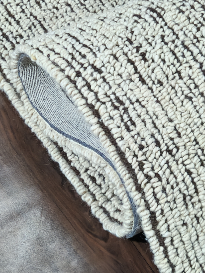 Tufted32 Cream Plain Patterned Bedroom Rug