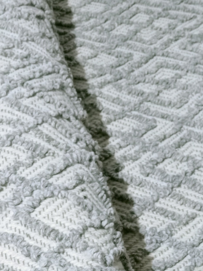 Tufted32 Grey Cream Aztec Patterned Indoor Rug