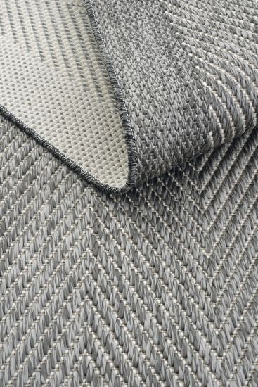 Grande85 Grey Chevron Bordered Outdoor Area Rug