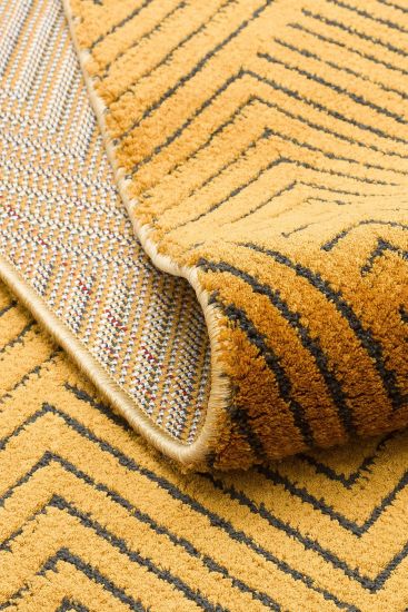 Scaptil Gold Chevron Indoor Rug