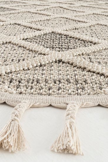 Breptis Cream Geometric Bedroom Rug
