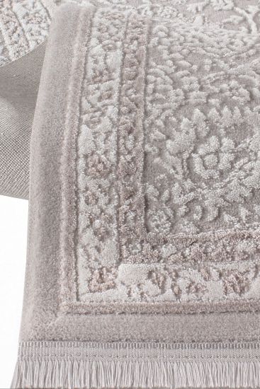 Nostalgia Beige Persian Oriental Rug
