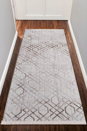 Nostalgia Cream Distressed Aztec Runner Rug